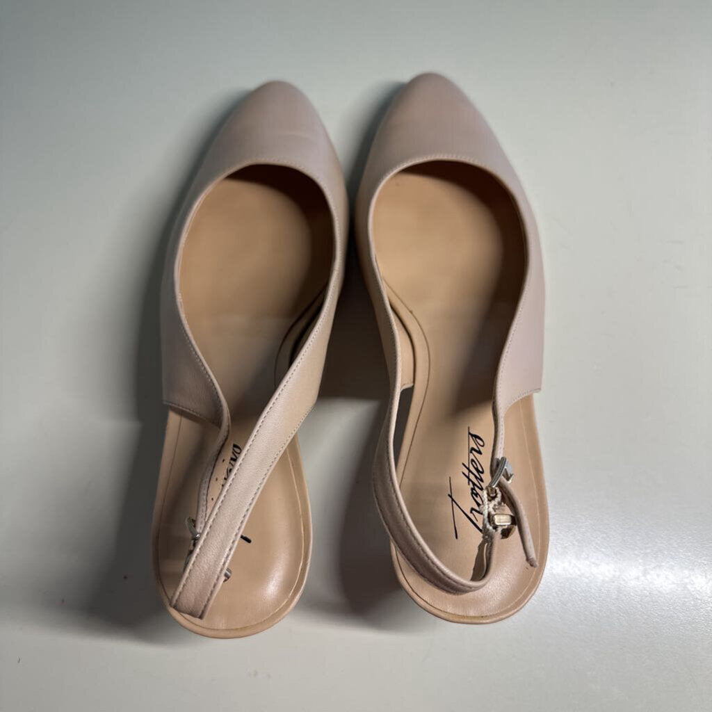 Trotters Round Toe Sling Back Heel 8.5