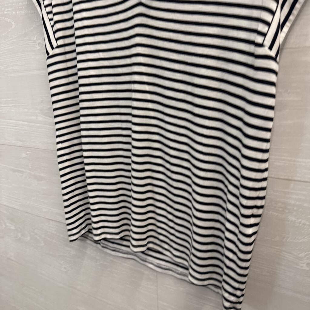 White House Black Market Striped V-Neck T-Shirt Medium
