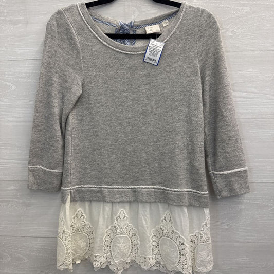 Postmark Anthropologie Grey Mixed Media Lace Fringe Top Extra Small