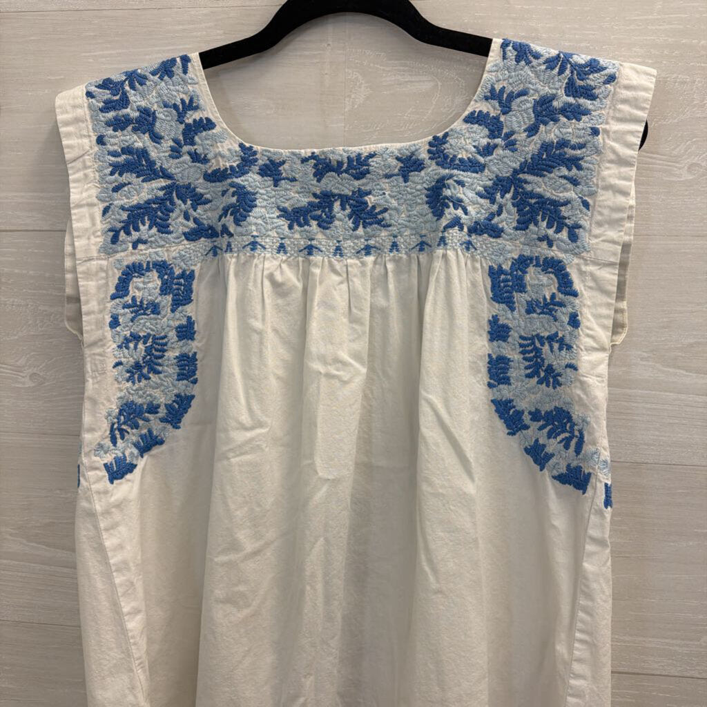 J Marie White/ Blue Embroidered Boxy Top Small