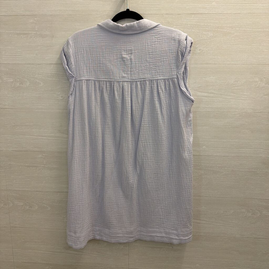 By Together Blue Textured Sleeveless Button Front Top Large