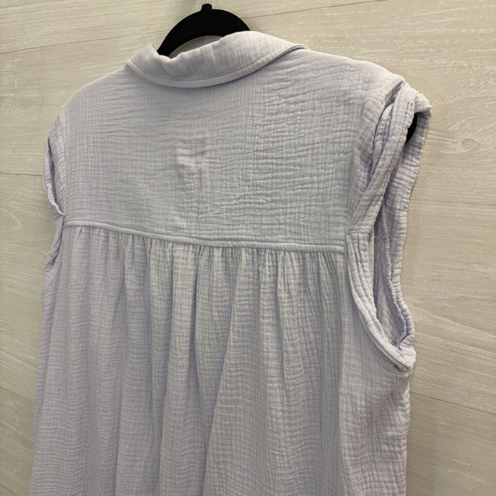 By Together Blue Textured Sleeveless Button Front Top Large