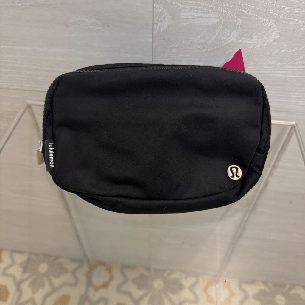 Lululemon Black Everywhere Belt Bag