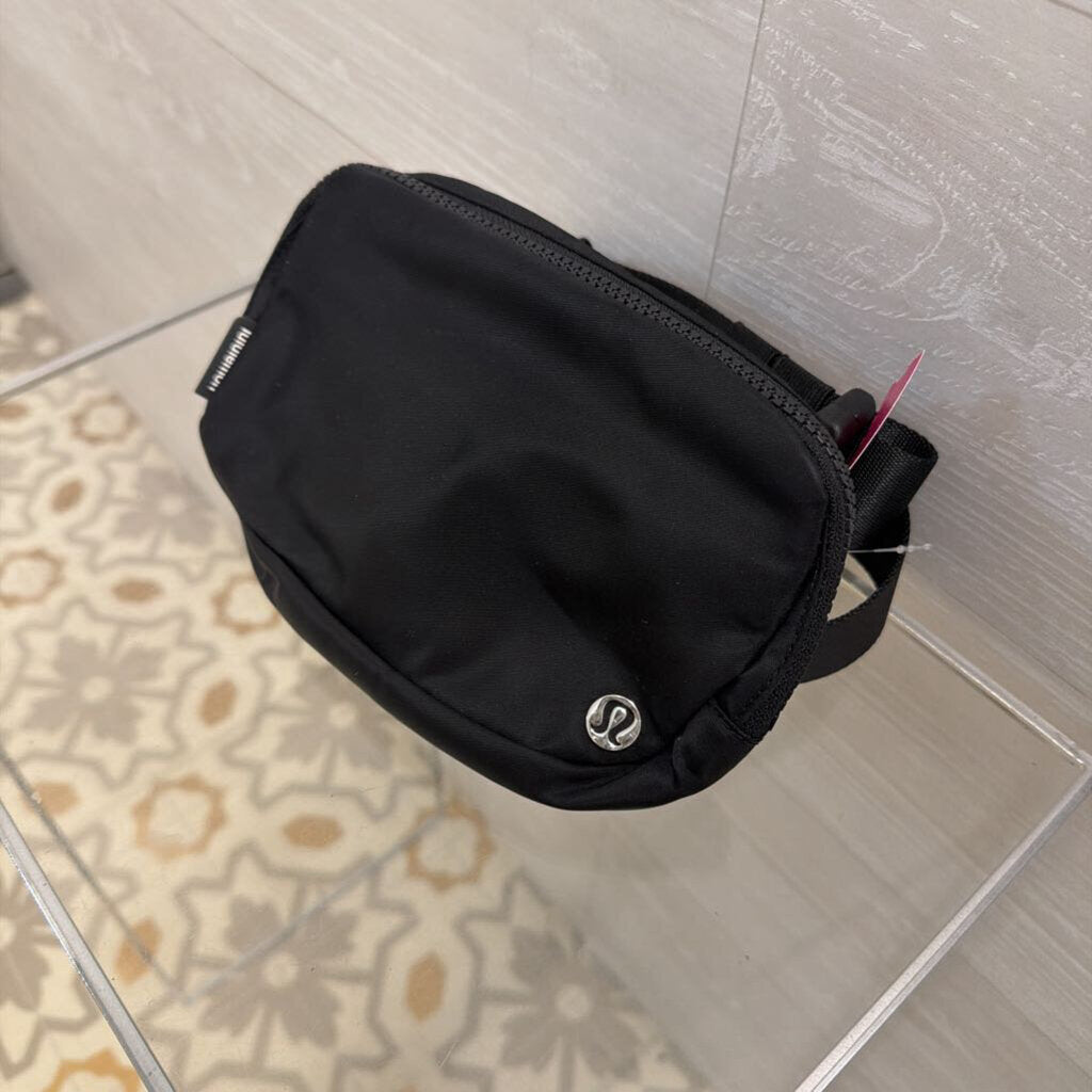 Lululemon Black Everywhere Belt Bag