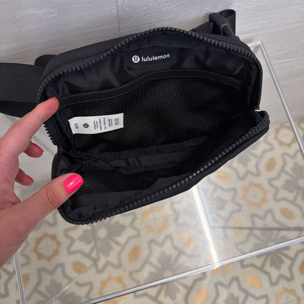 Lululemon Black Everywhere Belt Bag