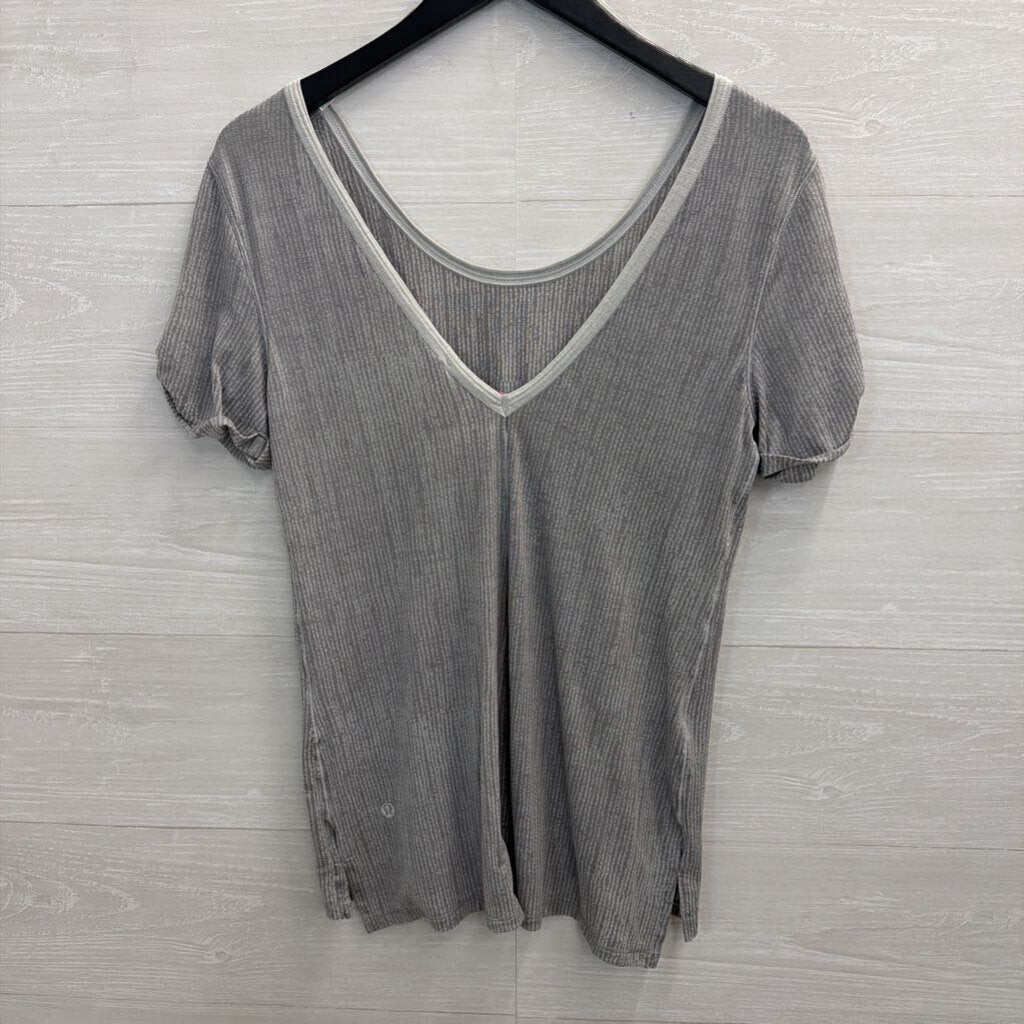 Lululemon Grey Print Short Sleeve Top Small