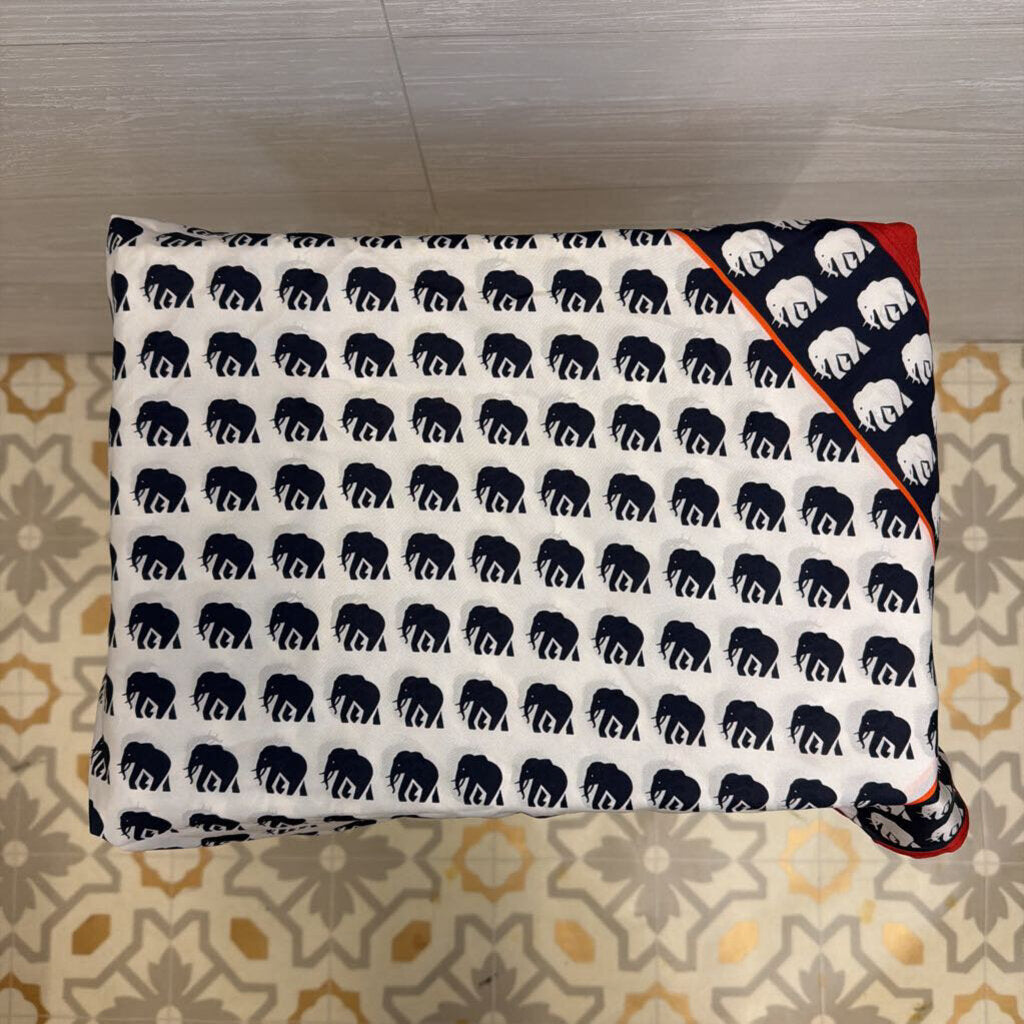 Banana Republic Navy/ White/ Red Elephant Print Scarf