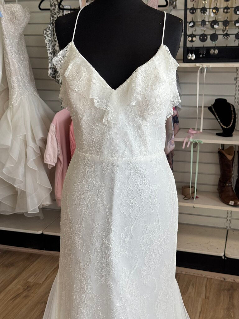 Ti Adora Ivory Lace Bridal Gown 12