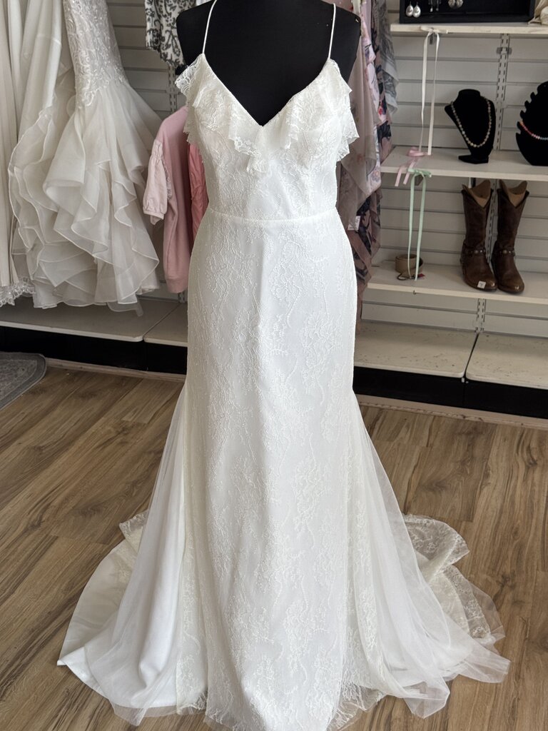 Ti Adora Ivory Lace Bridal Gown 12