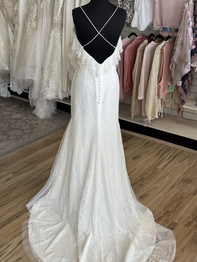 Ti Adora Ivory Lace Bridal Gown 12