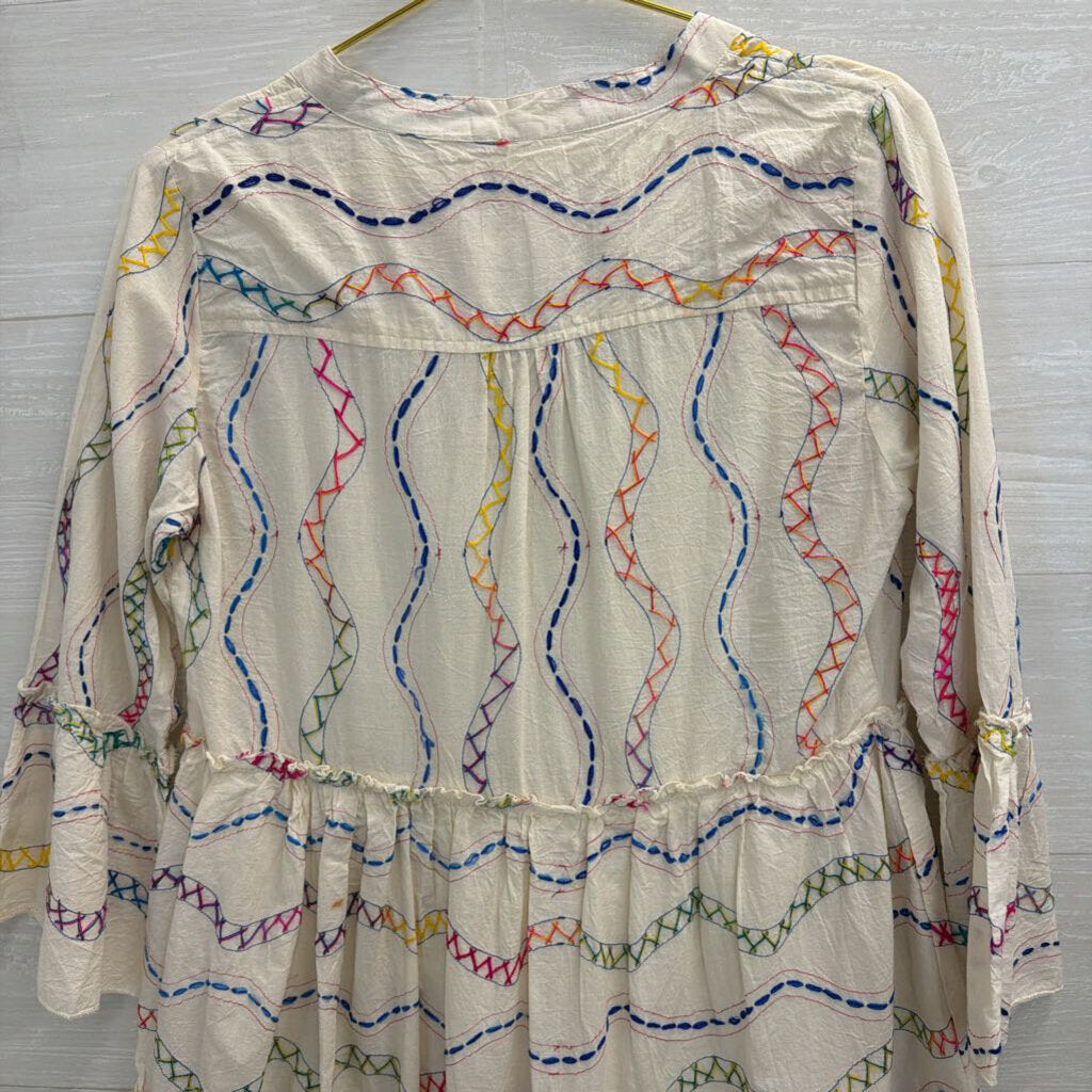 En Creme White/ Multi Embroidered Long Sleeve Dress Medium