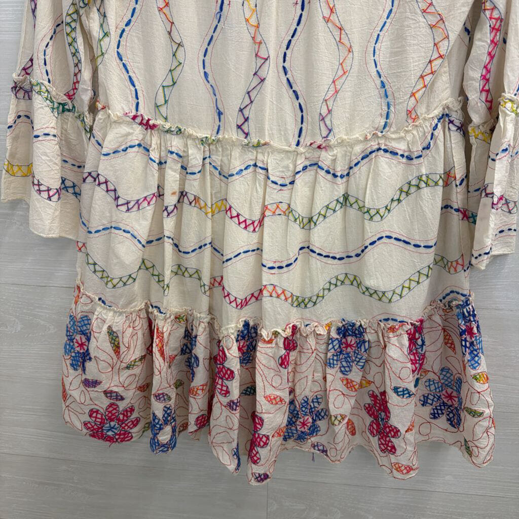 En Creme White/ Multi Embroidered Long Sleeve Dress Medium