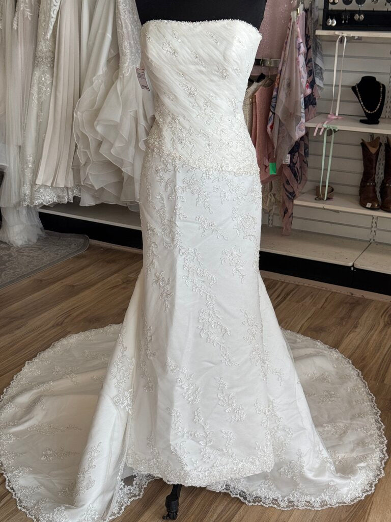 Anjolique Ivory Strapless Lace Bridal Gown 4