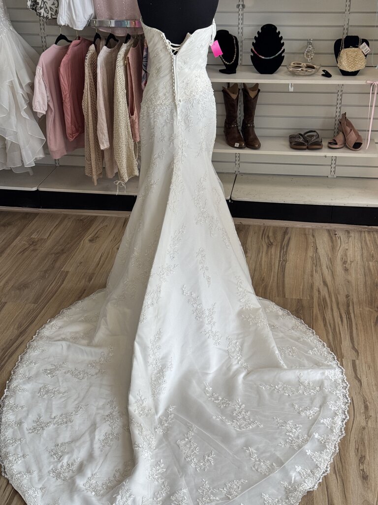 Anjolique Ivory Strapless Lace Bridal Gown 4