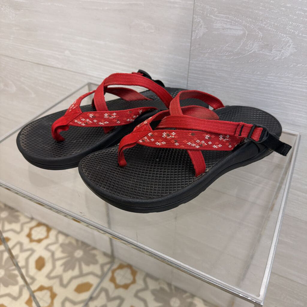 Chaco Black/ Red Hipthong Sandals 8