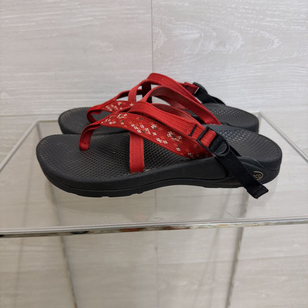 Chaco Black/ Red Hipthong Sandals 8
