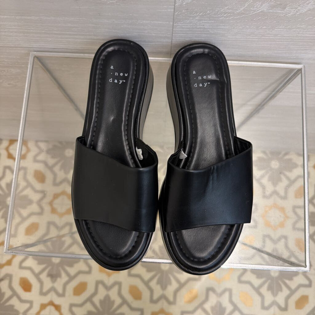 Black Leather Slid Platform Sandals 7