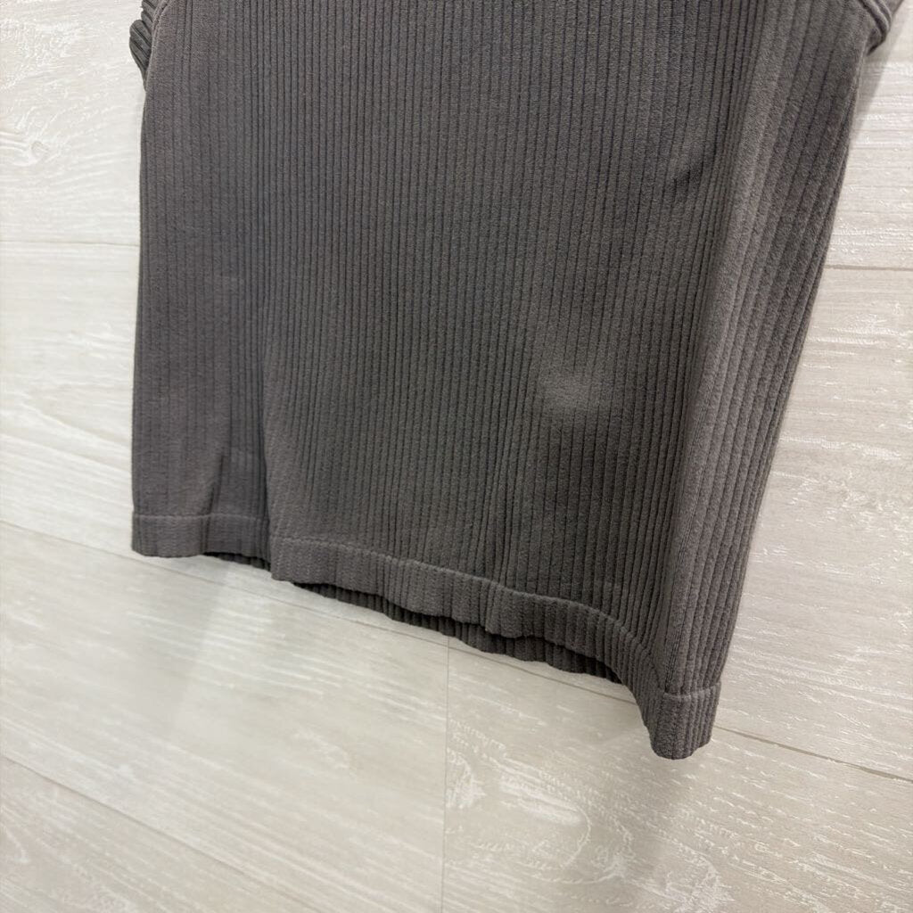 Olive and Oak Grey Ribbed Cropped Tank Top XS/ S
