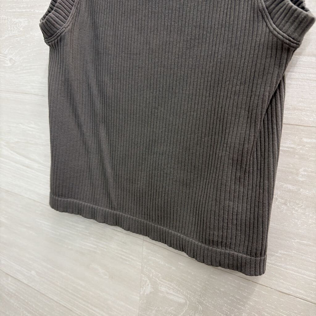 Olive and Oak Grey Ribbed Cropped Tank Top XS/ S