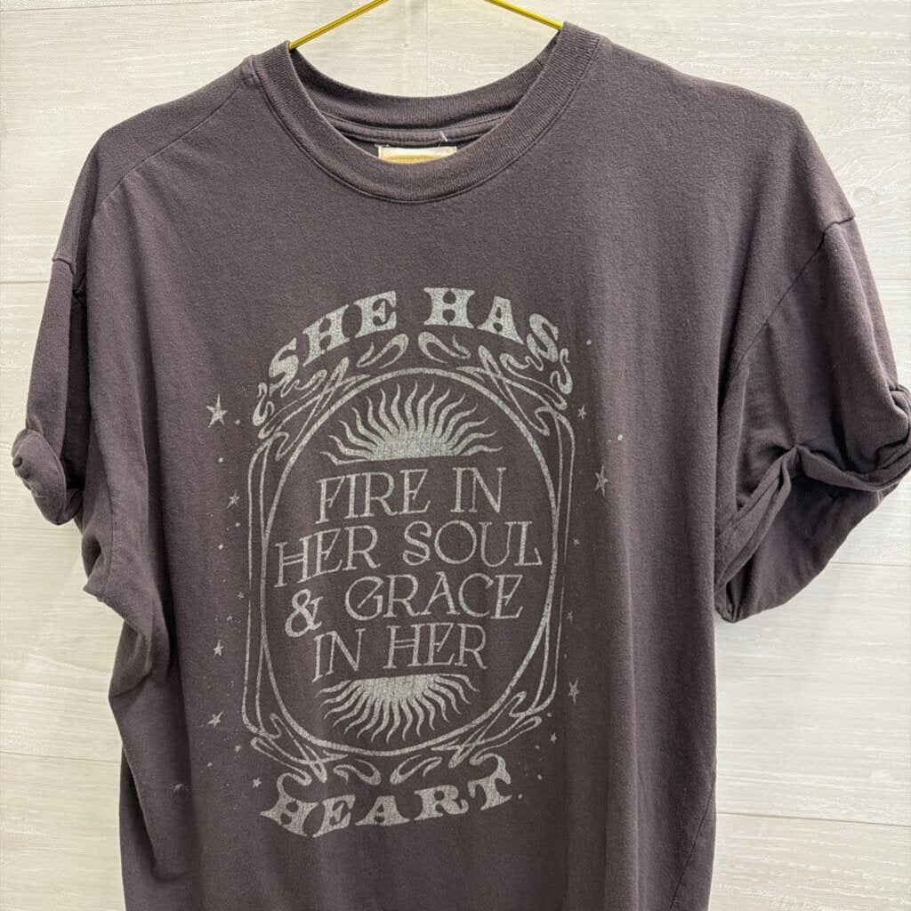 Altar'd State Grey She Has Fire Short Sleeve Graphic Tee Medium