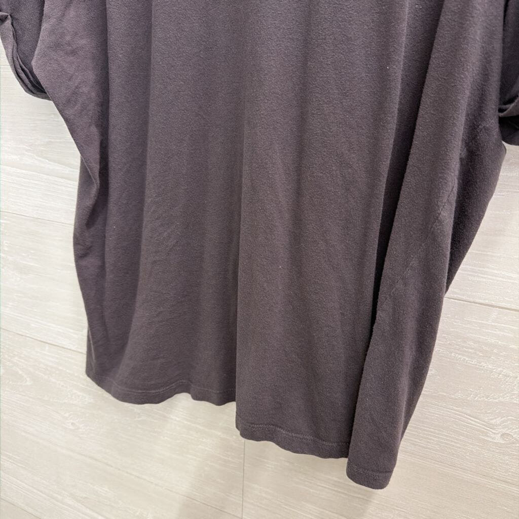 Altar'd State Grey She Has Fire Short Sleeve Graphic Tee Medium