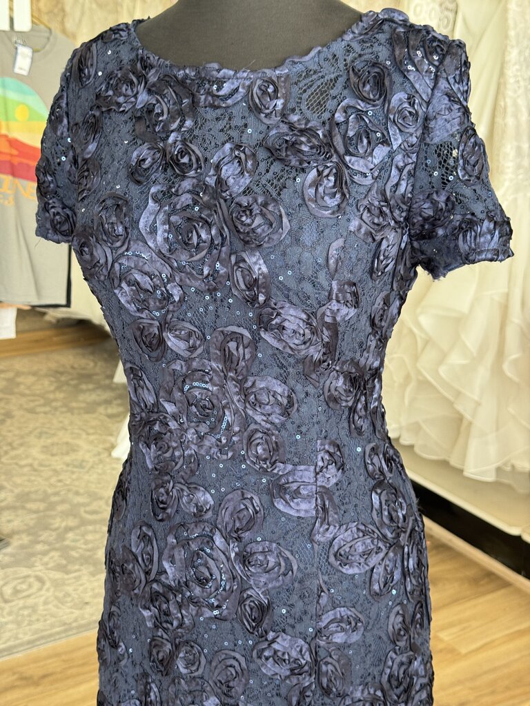 Alex Evenings Navy Rosette Lace Short Sleeve Long Formal Dress 8