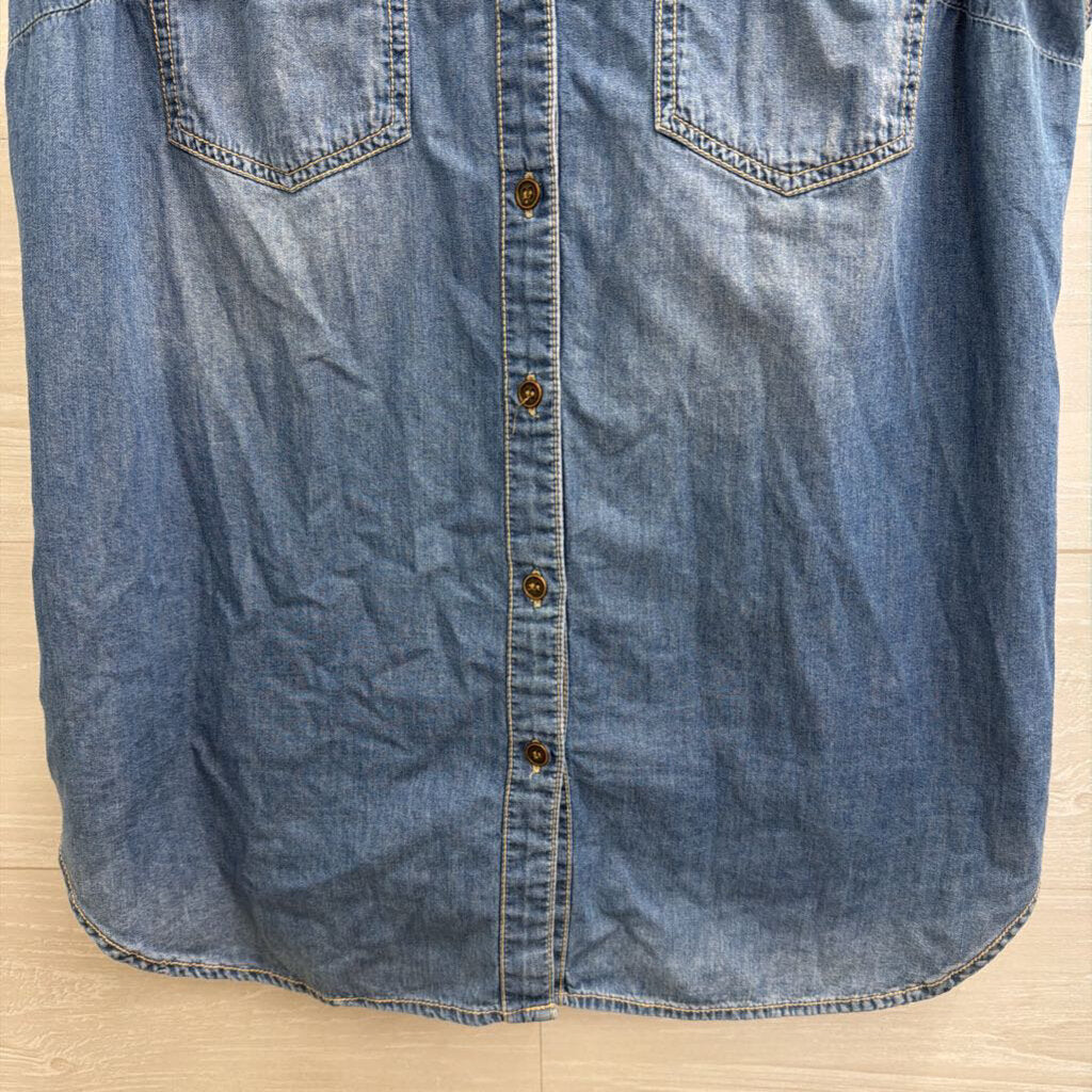 Ana Blue Chambray Sleeveless Button Down Top Large