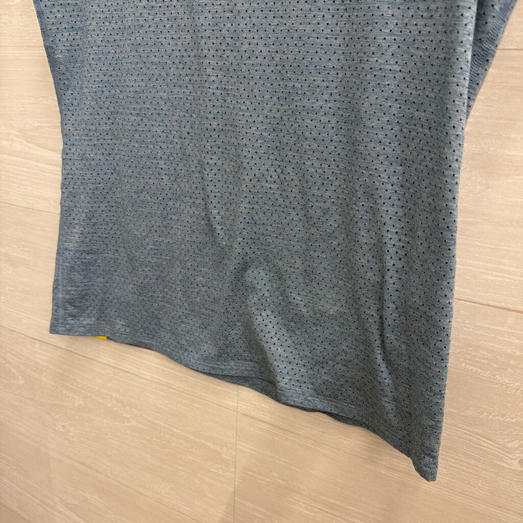 Rabbit Blue Short Sleeve Athletic Top Medium