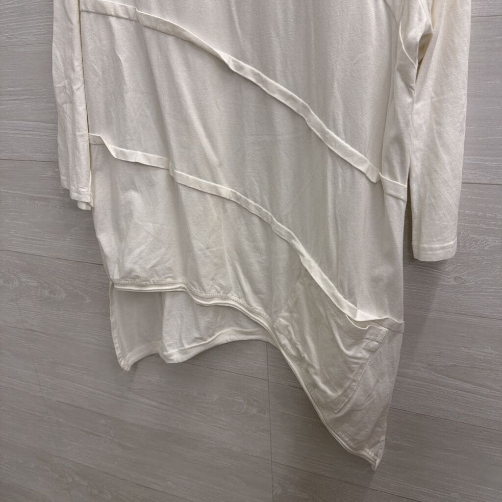 Snapdragon and Twig White Tiered Long Sleeve Top Medium