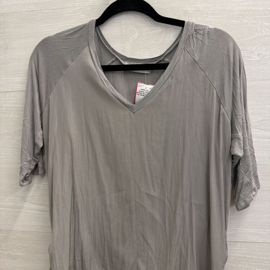 Lola and Sophie Grey V Neck Top Medium