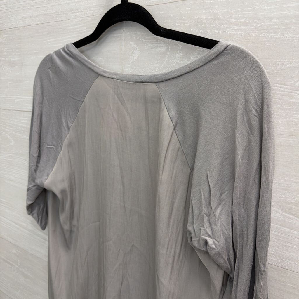 Lola and Sophie Grey V Neck Top Medium