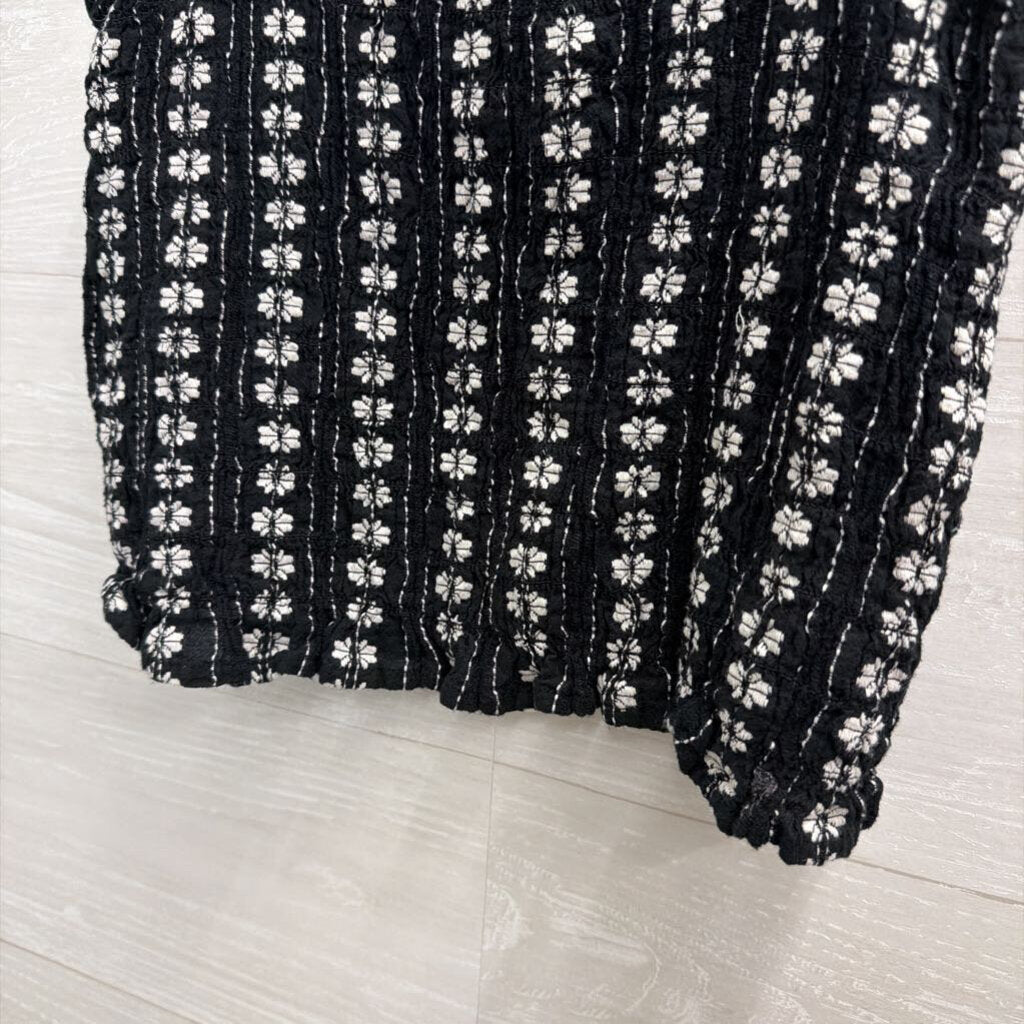 American Eagle Black/ White Print Cropped Tank Top Medium