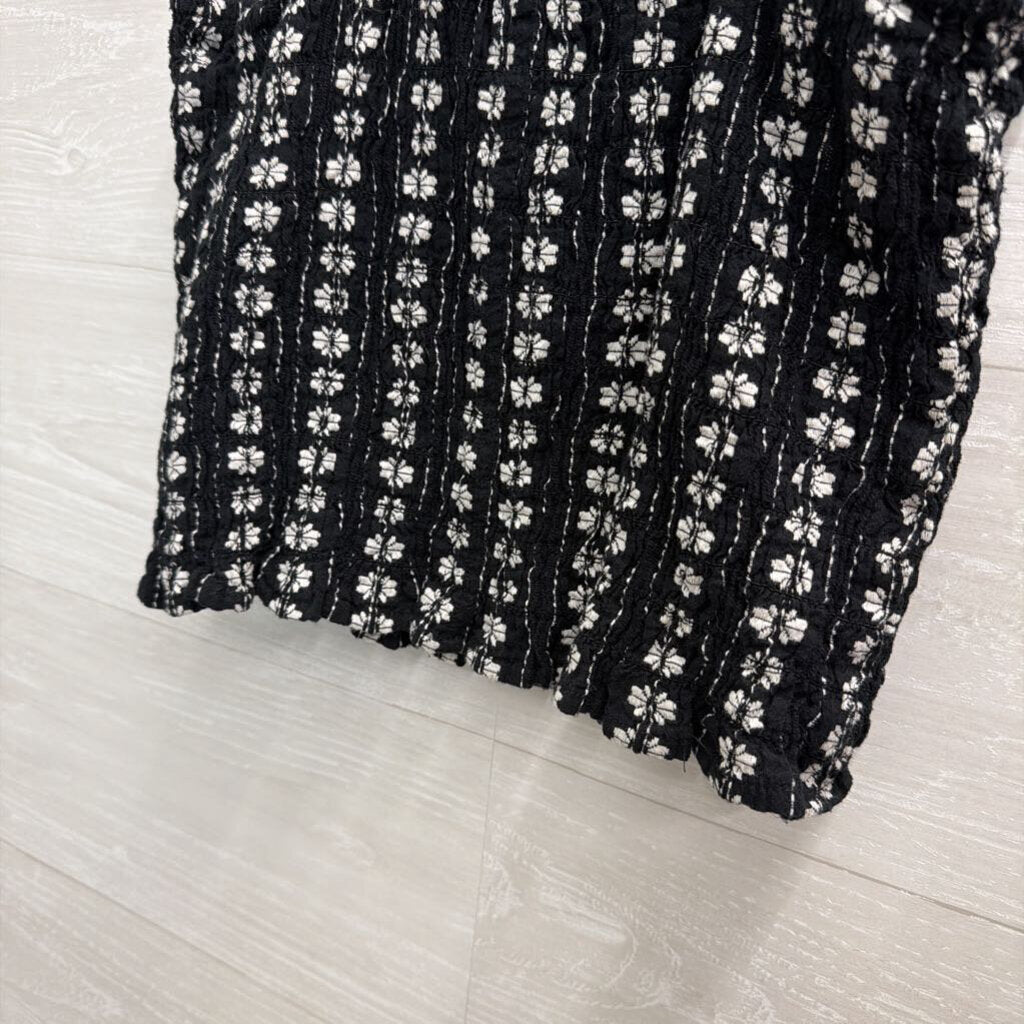 American Eagle Black/ White Print Cropped Tank Top Medium