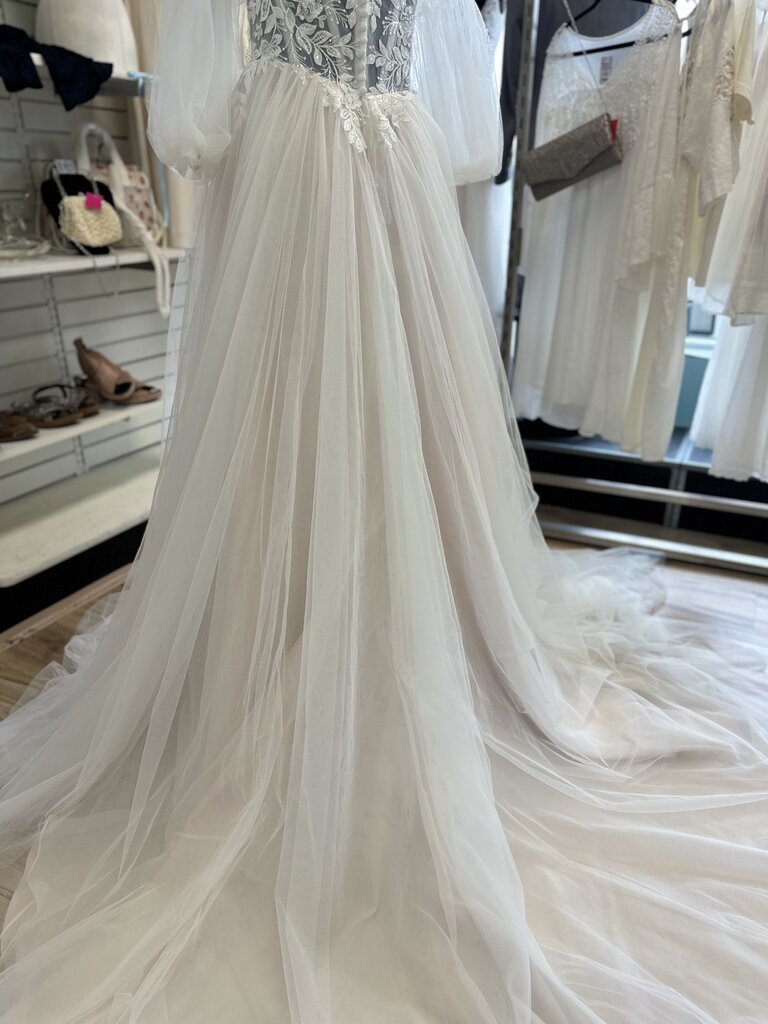 Stella York Ivory Beaded Lace Long Sleeve Bridal Gown 24