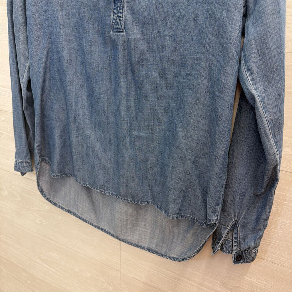 Cloth and Stone Blue Chambray Long Sleeve Top Small