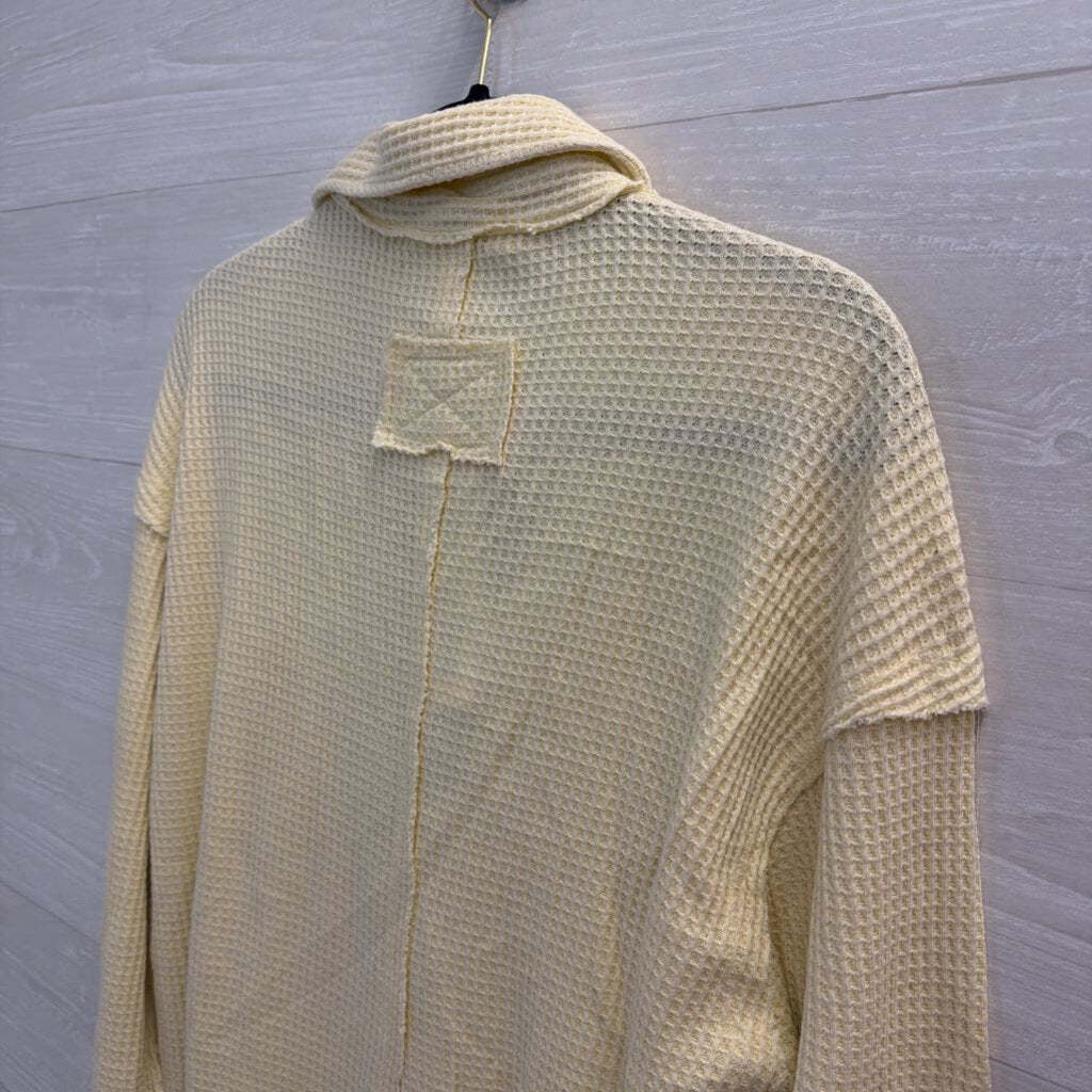 Olive and Oak Yellow Textured Long Sleeve Top Medium