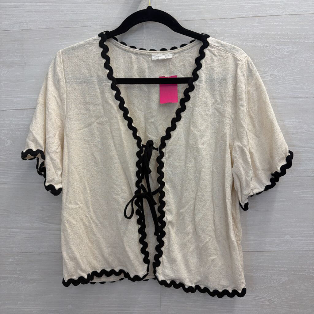 Blu Pepper Cream/ Black Squiggle Trim Short Sleeve Top Extra Large