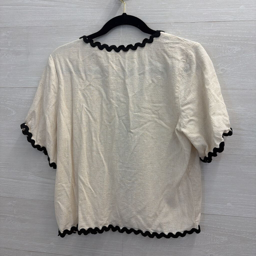 Blu Pepper Cream/ Black Squiggle Trim Short Sleeve Top Extra Large