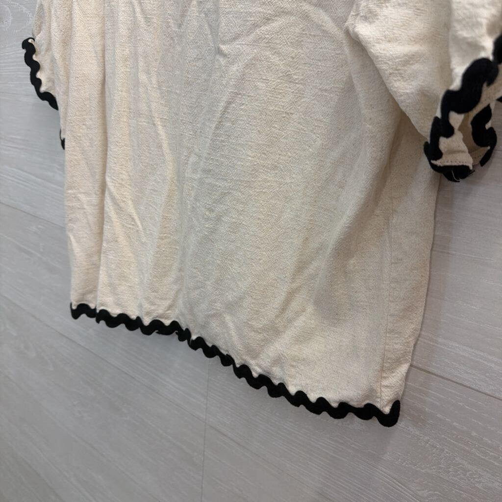 Blu Pepper Cream/ Black Squiggle Trim Short Sleeve Top Extra Large