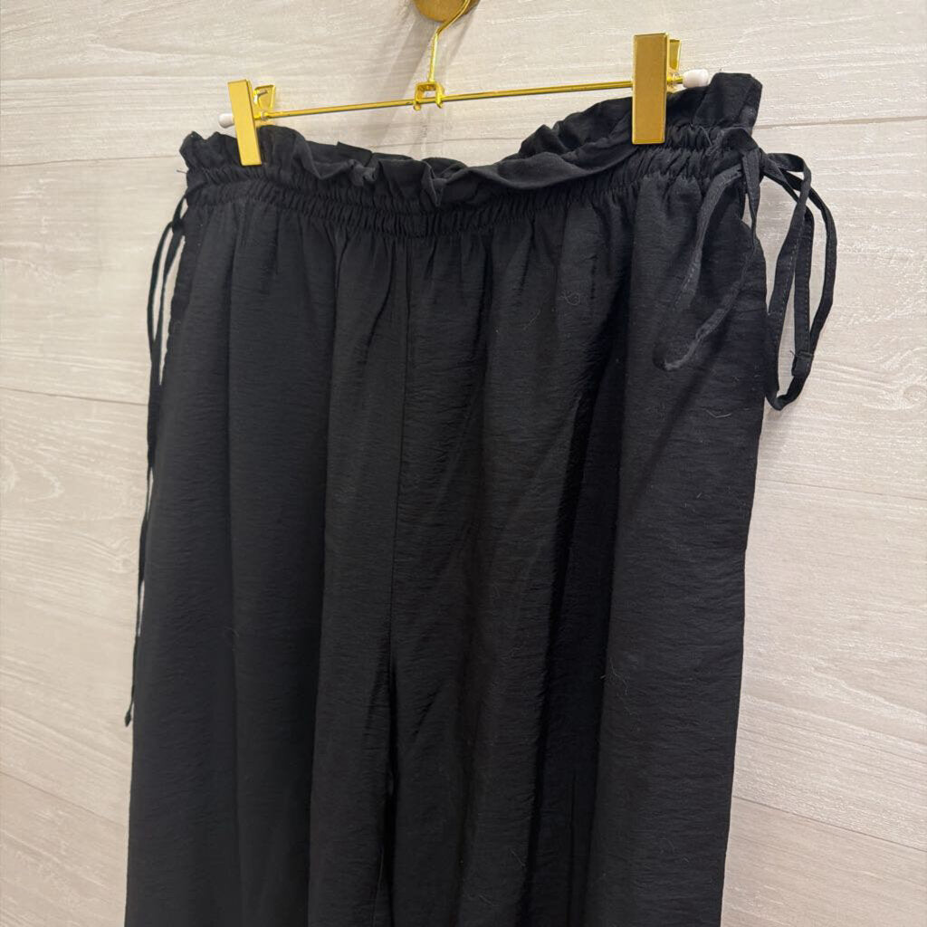 Black Wide Leg Pull On Pants Medium