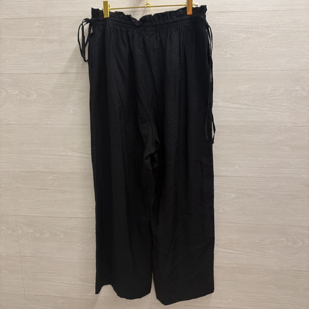 Black Wide Leg Pull On Pants Medium