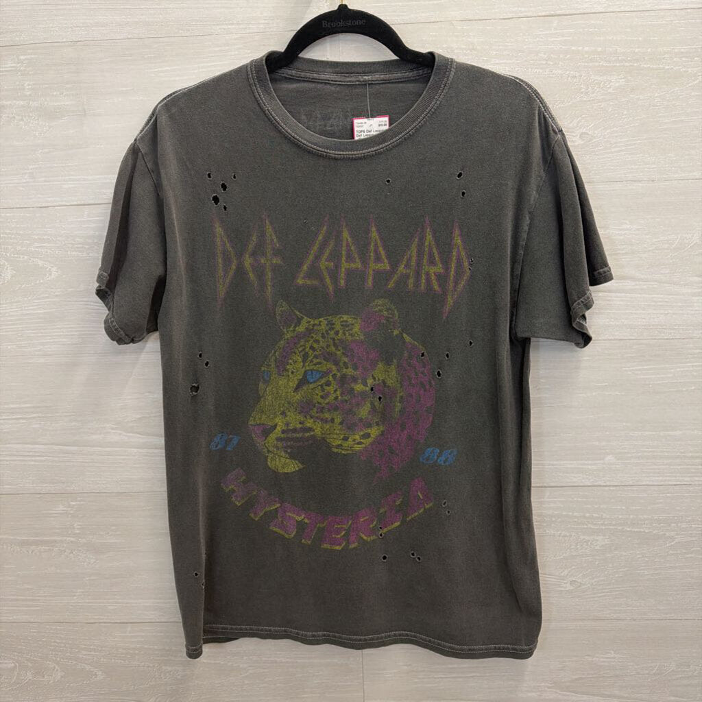 Def Leppard Grey/ Multi Distressed Short Sleeve Graphic Tee Small