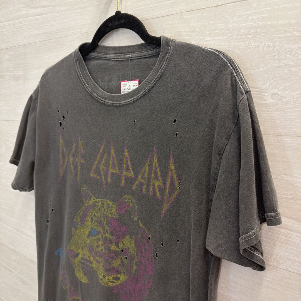 Def Leppard Grey/ Multi Distressed Short Sleeve Graphic Tee Small