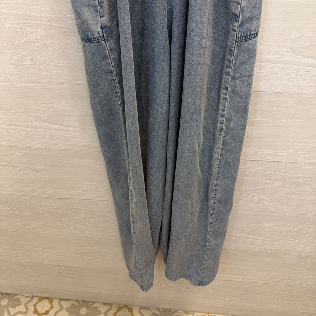 Veveret Blue Chambray Jumpsuit Medium