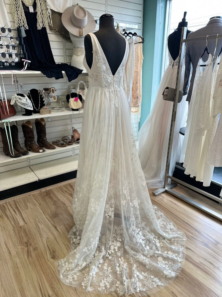 Sparkly Boho Ivory Wildflower Bridal Gown 10