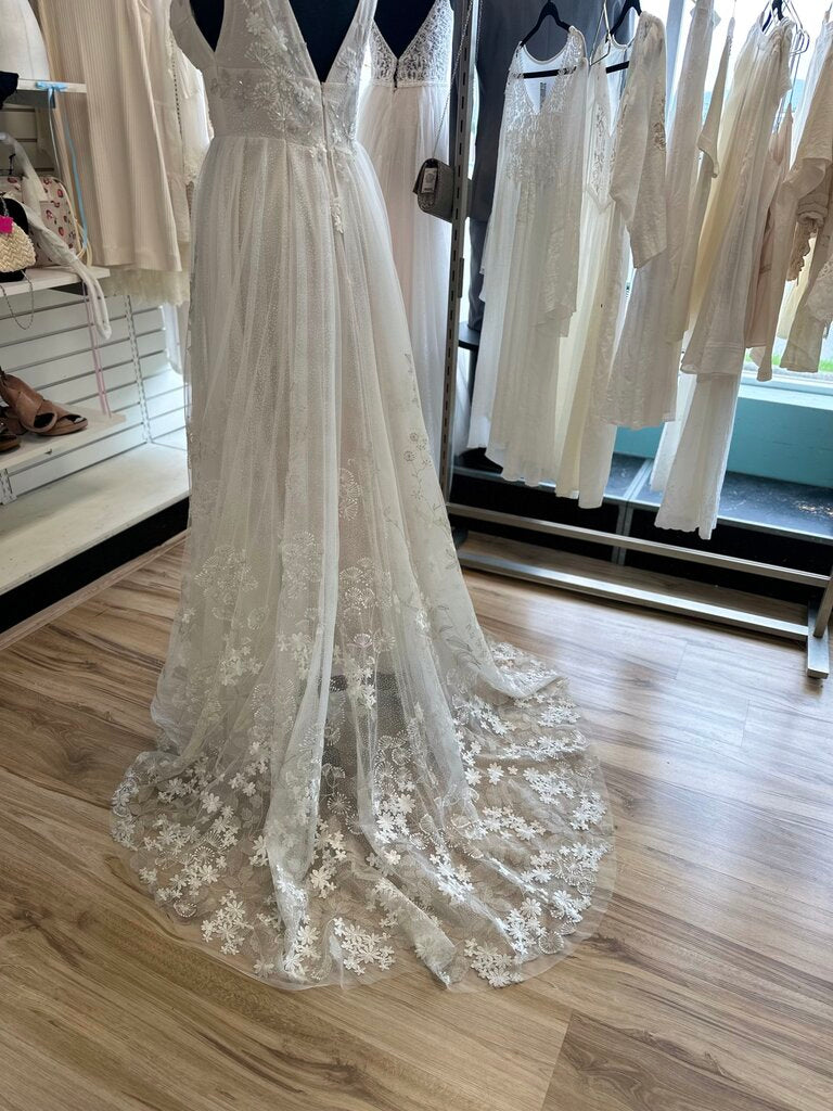 Sparkly Boho Ivory Wildflower Bridal Gown 10
