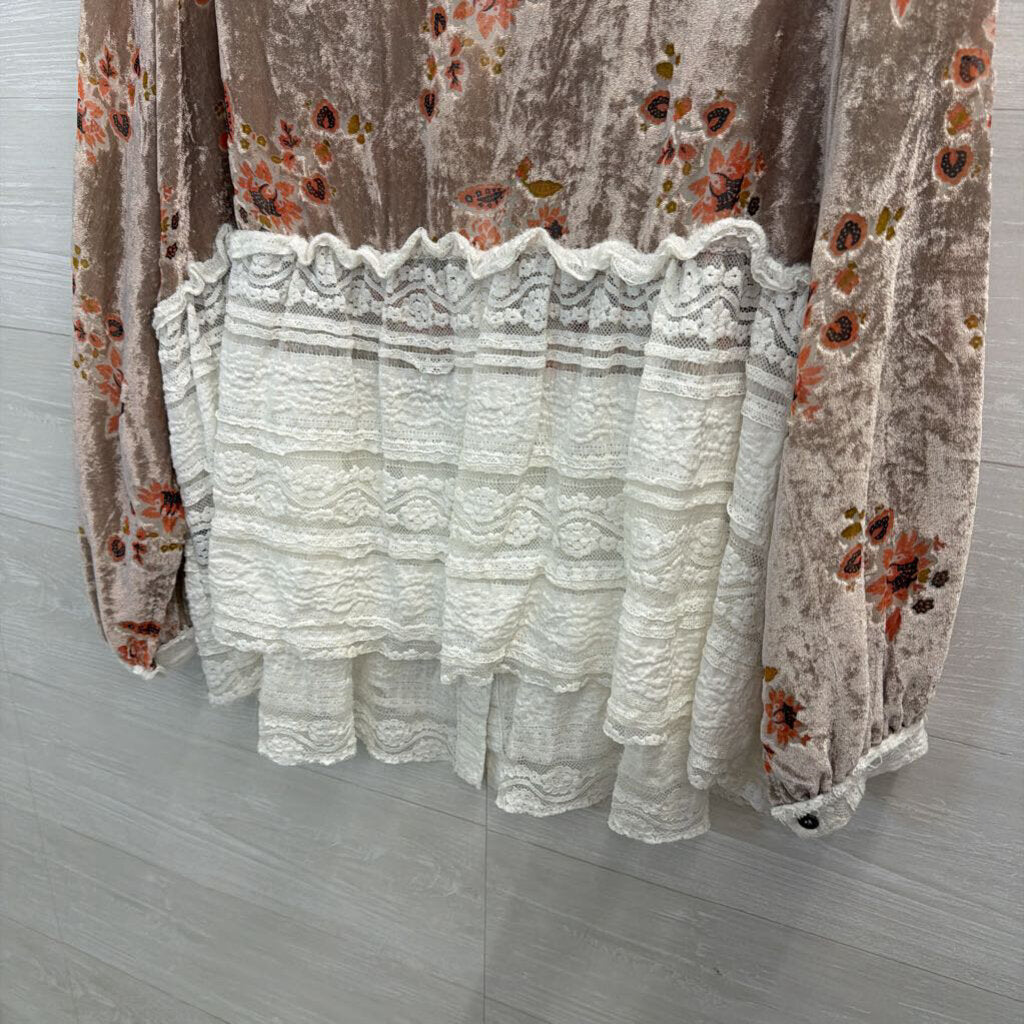 POL White/ Pink Velour Print Embellished Lace Hem Long Sleeve Top Medium
