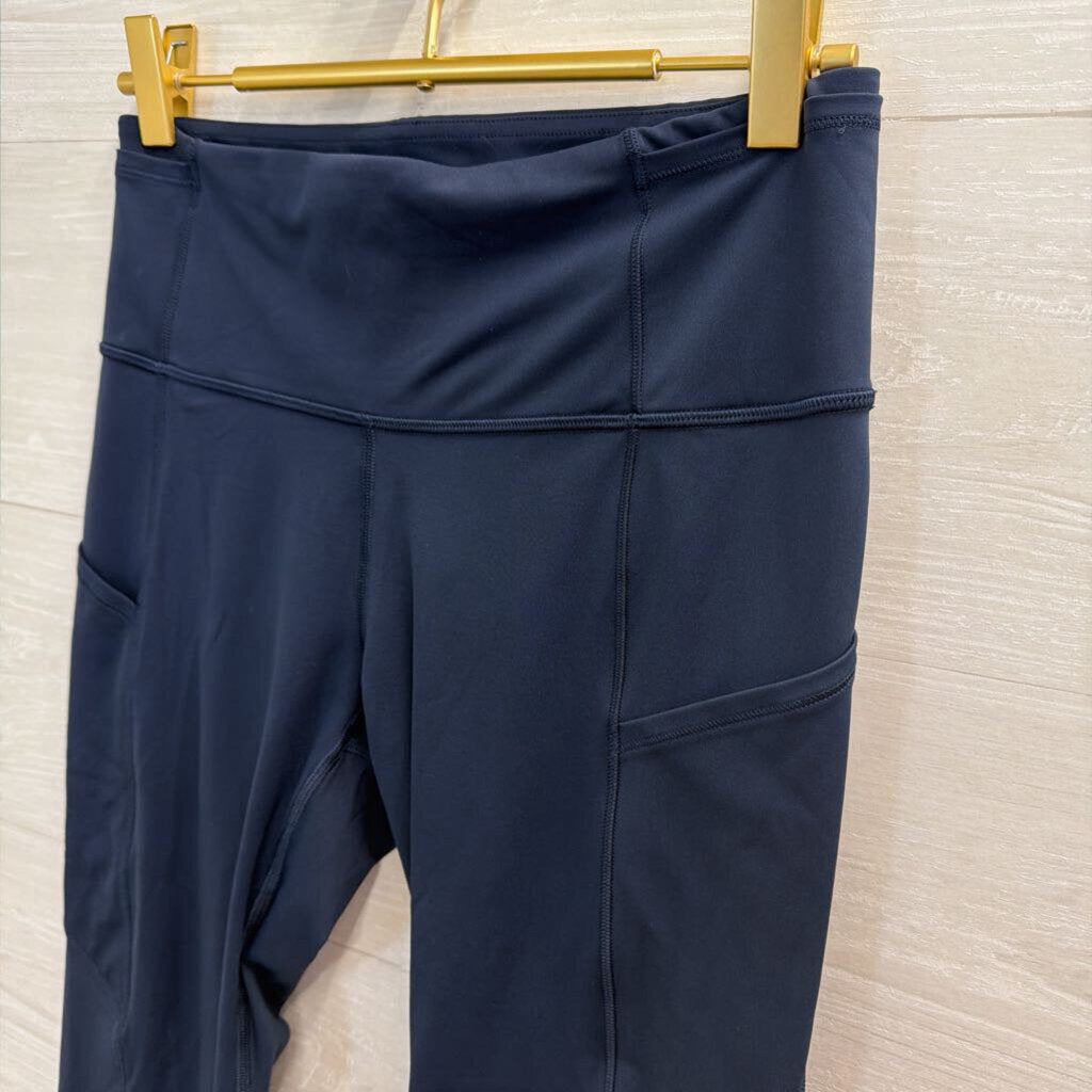 Lululemon Navy Cropped Athletic Leggings 6