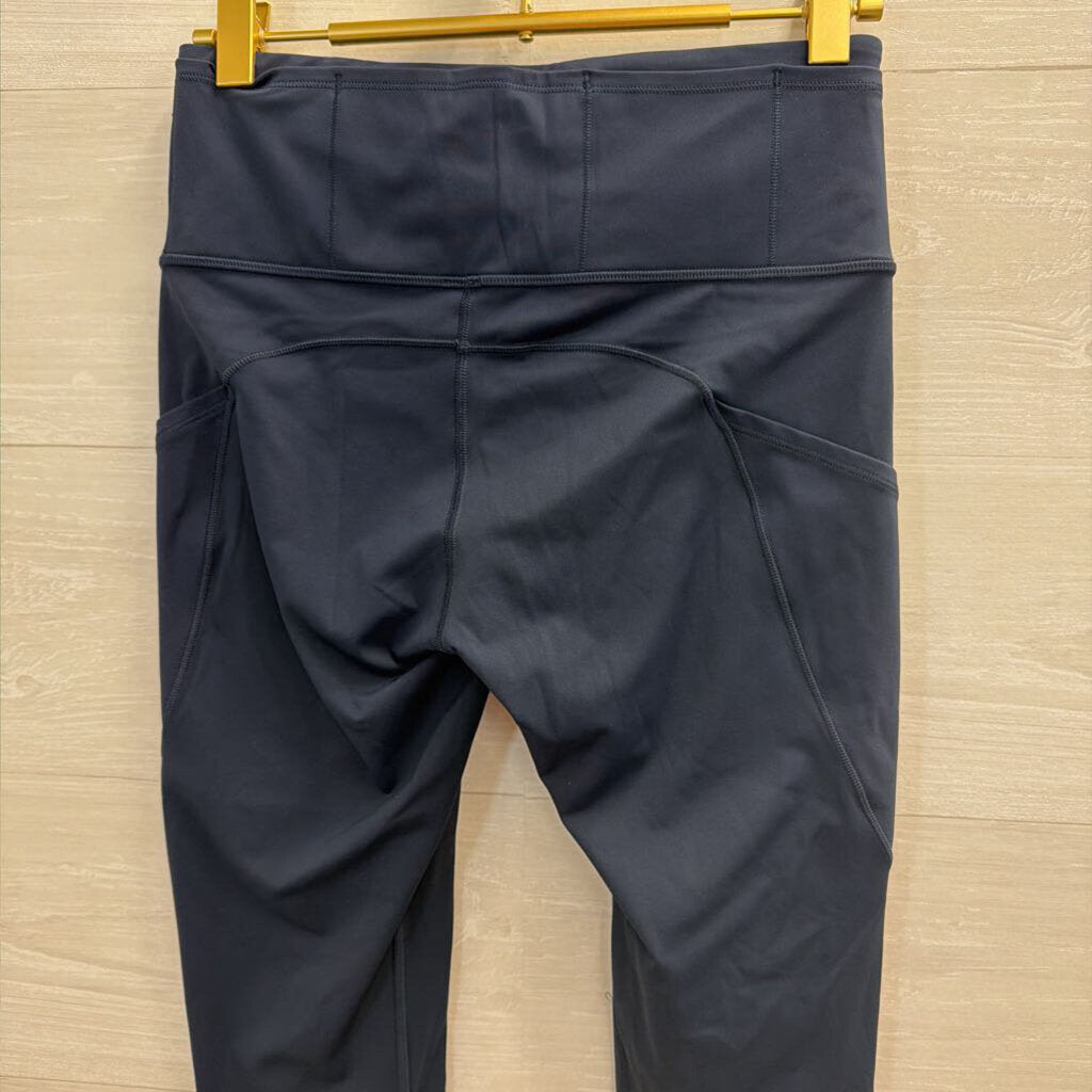 Lululemon Navy Cropped Athletic Leggings 6