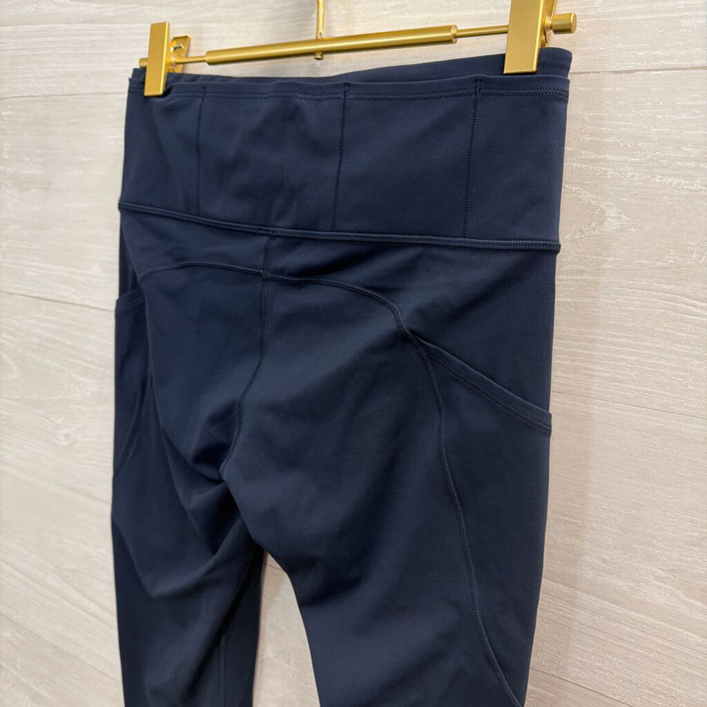 Lululemon Navy Cropped Athletic Leggings 6